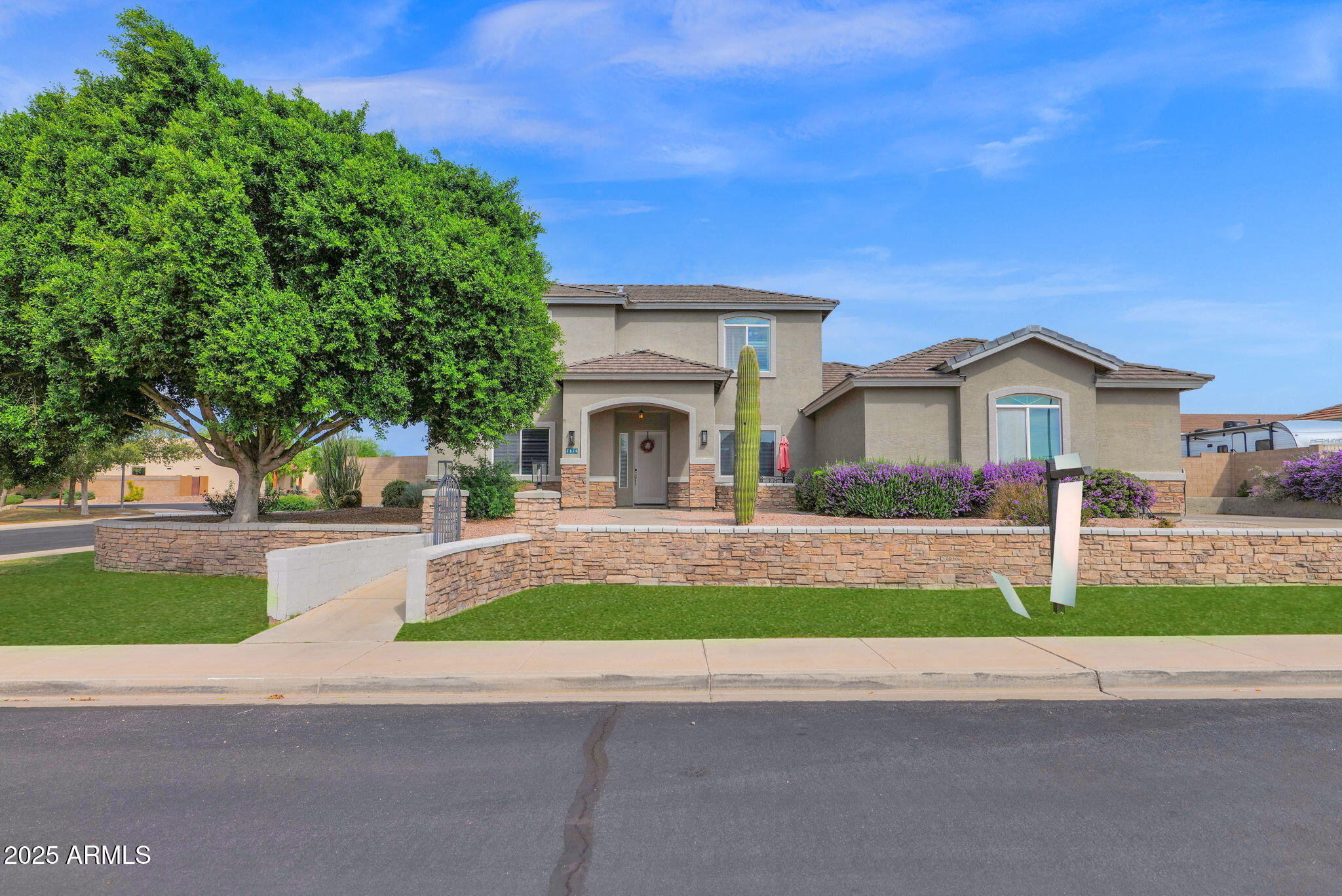 7114 E GRANDVIEW Street Mesa, ON 85207