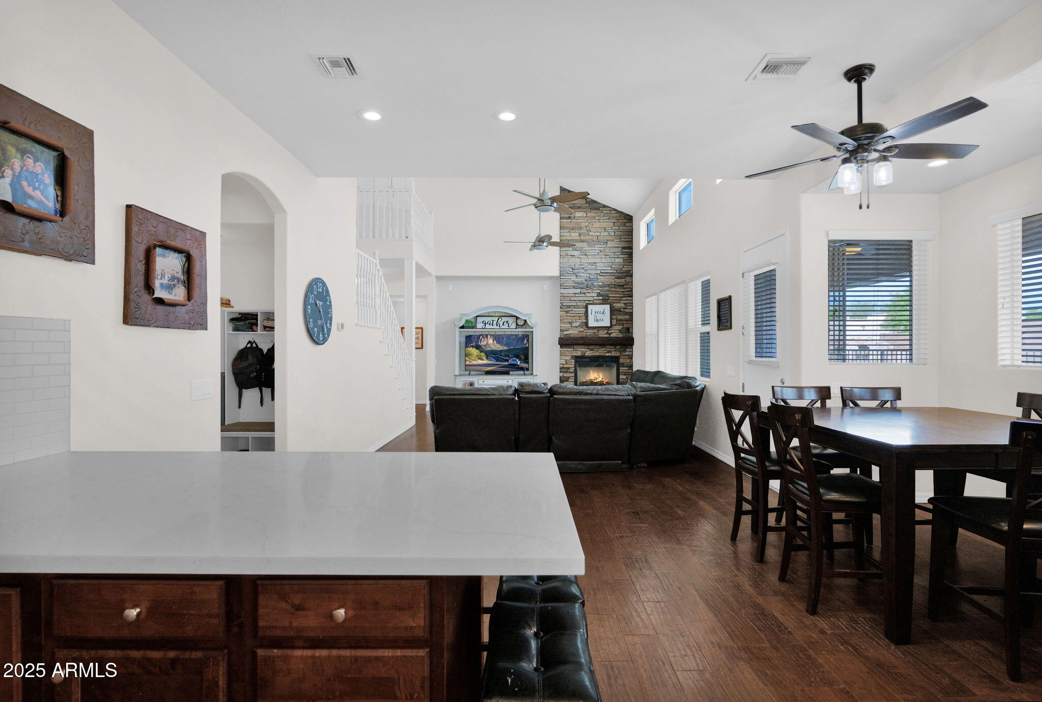 7114 E GRANDVIEW Street Mesa, ON 85207