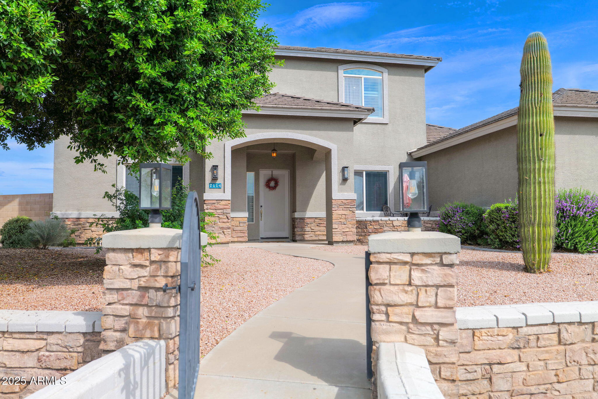 7114 E GRANDVIEW Street Mesa, ON 85207