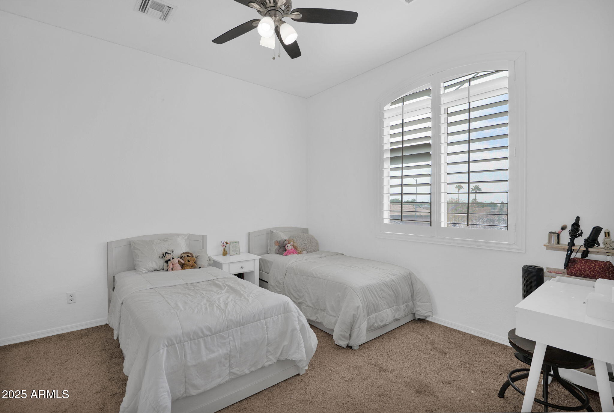 7114 E GRANDVIEW Street Mesa, ON 85207