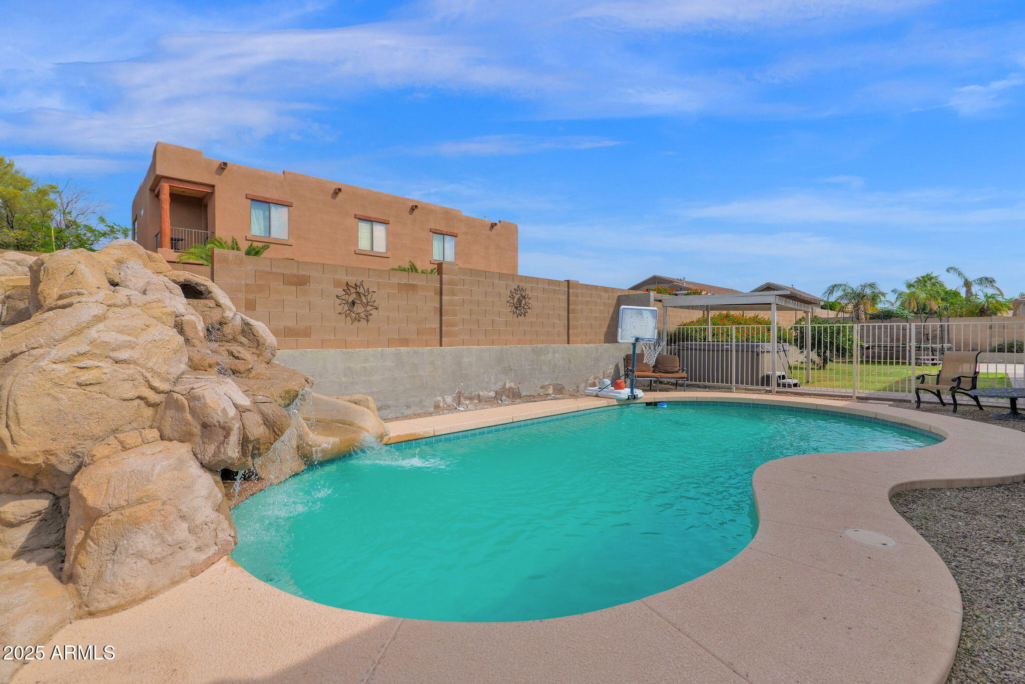 7114 E GRANDVIEW Street Mesa, ON 85207