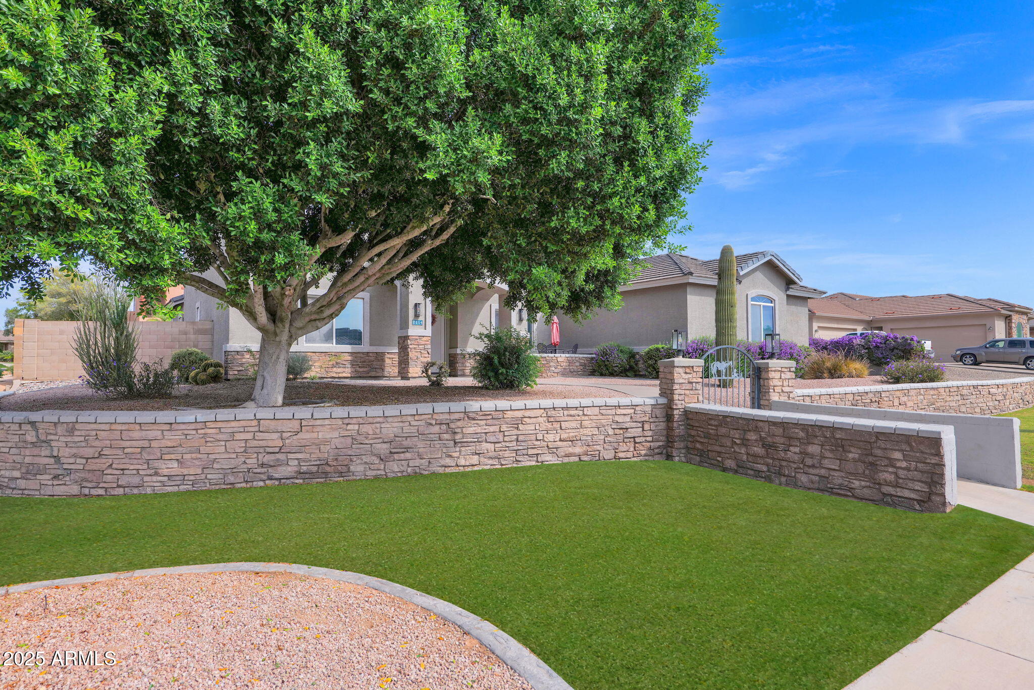 7114 E GRANDVIEW Street Mesa, ON 85207