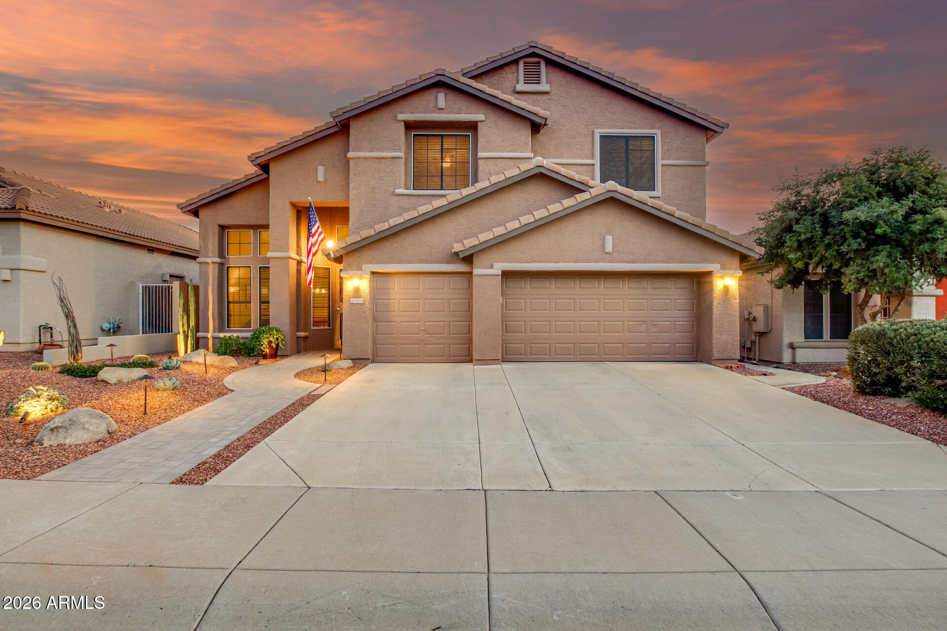 4253 E MOLLY Lane Cave Creek, ON 85331