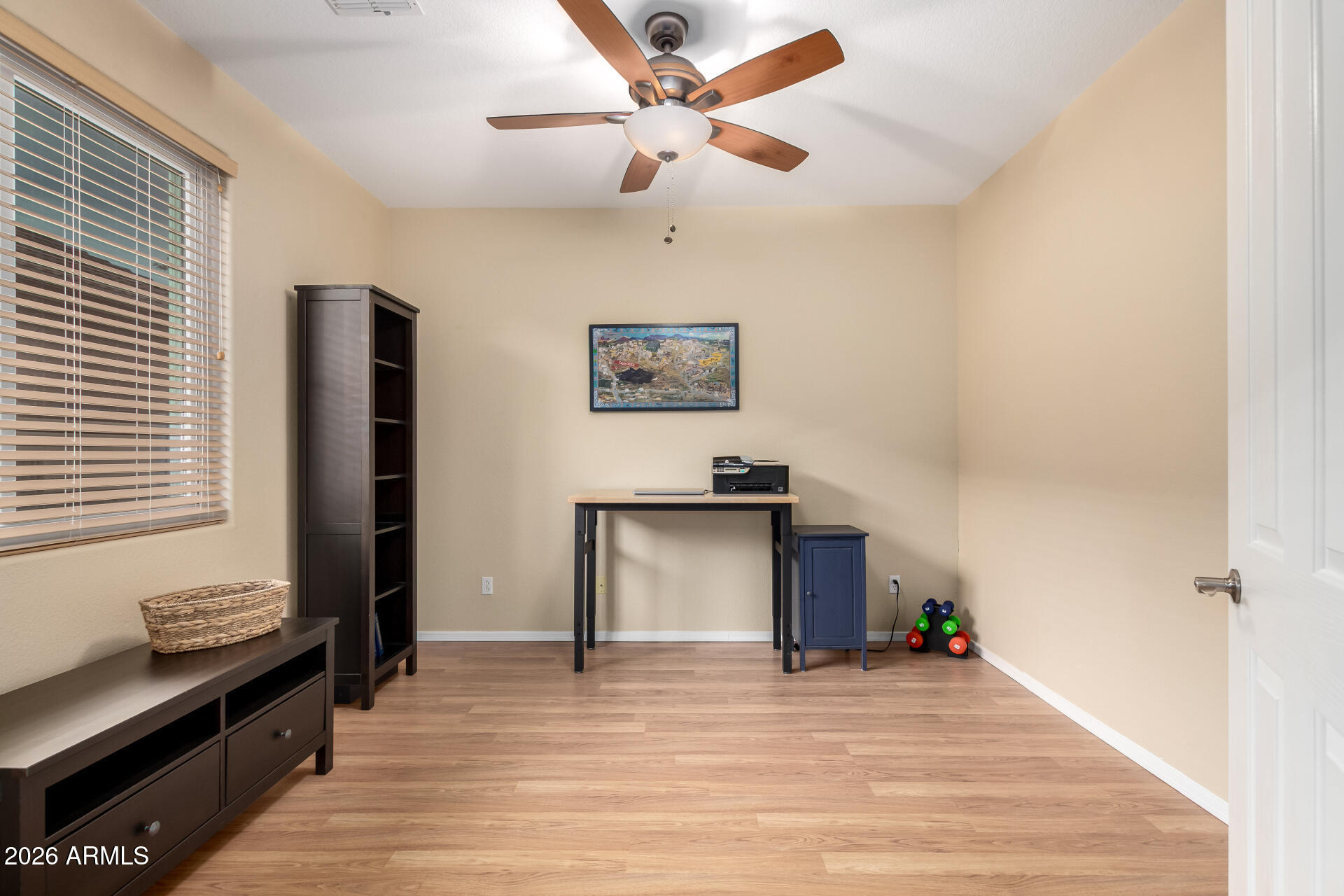 4253 E MOLLY Lane Cave Creek, ON 85331