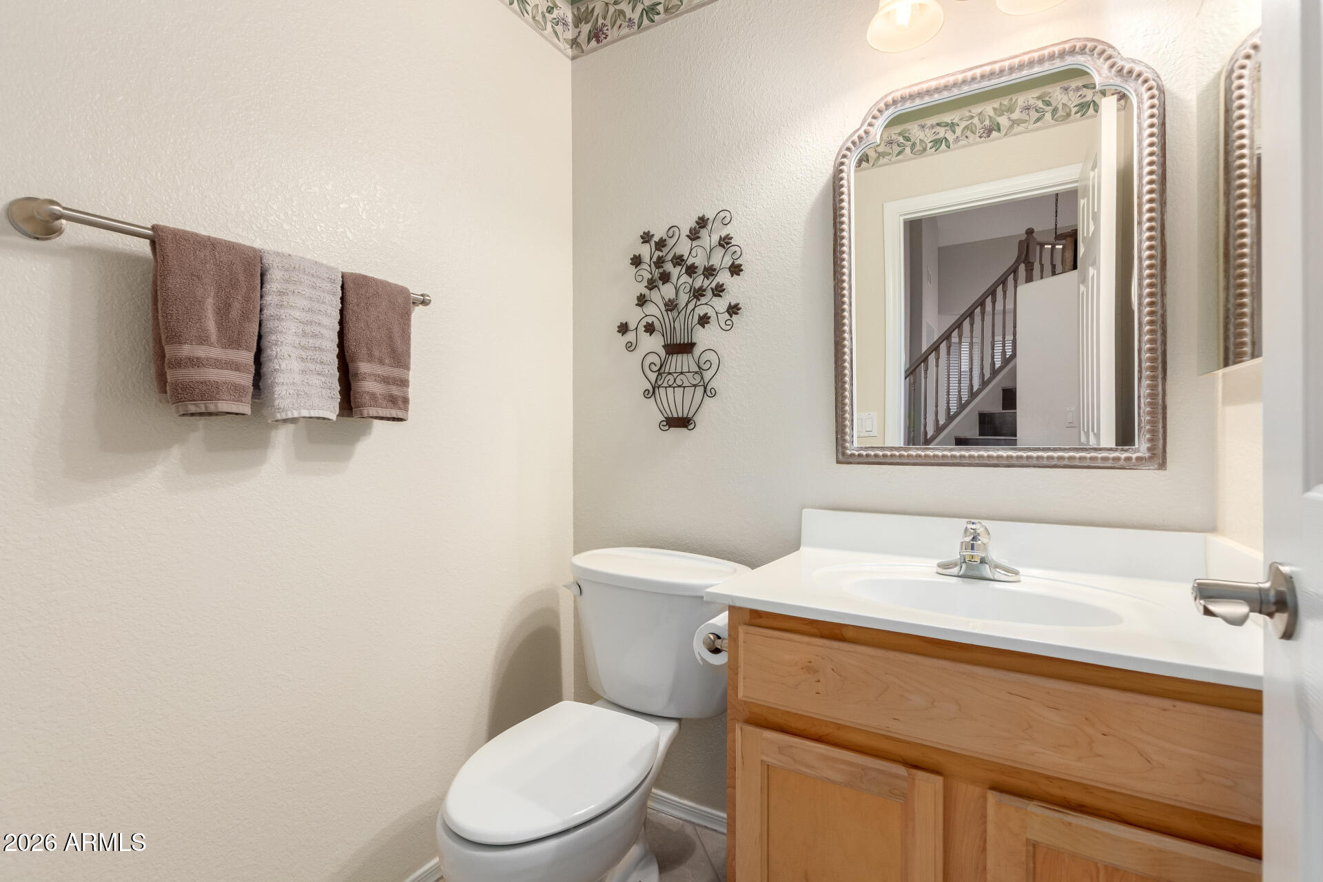 4253 E MOLLY Lane Cave Creek, ON 85331