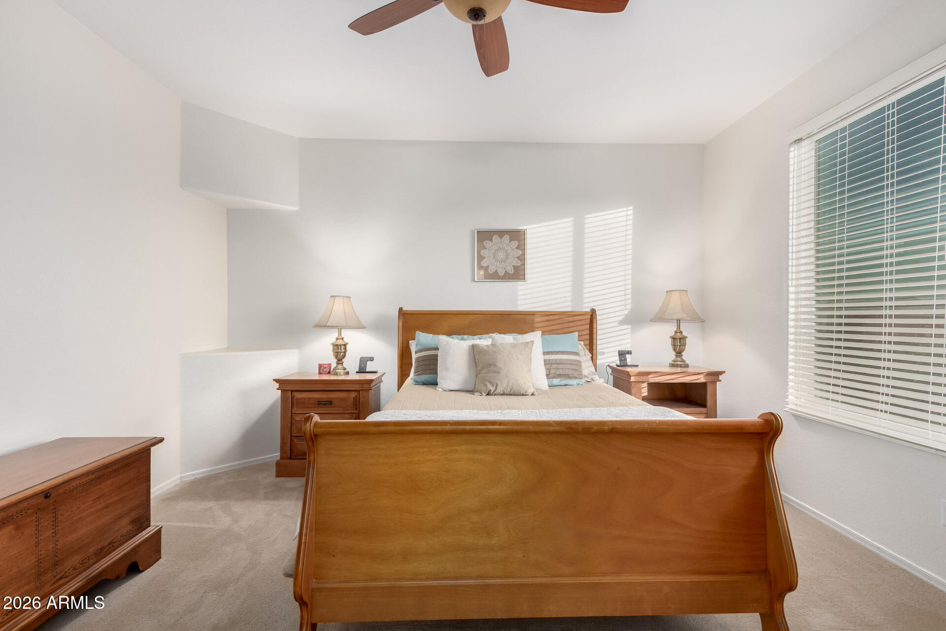 4253 E MOLLY Lane Cave Creek, ON 85331