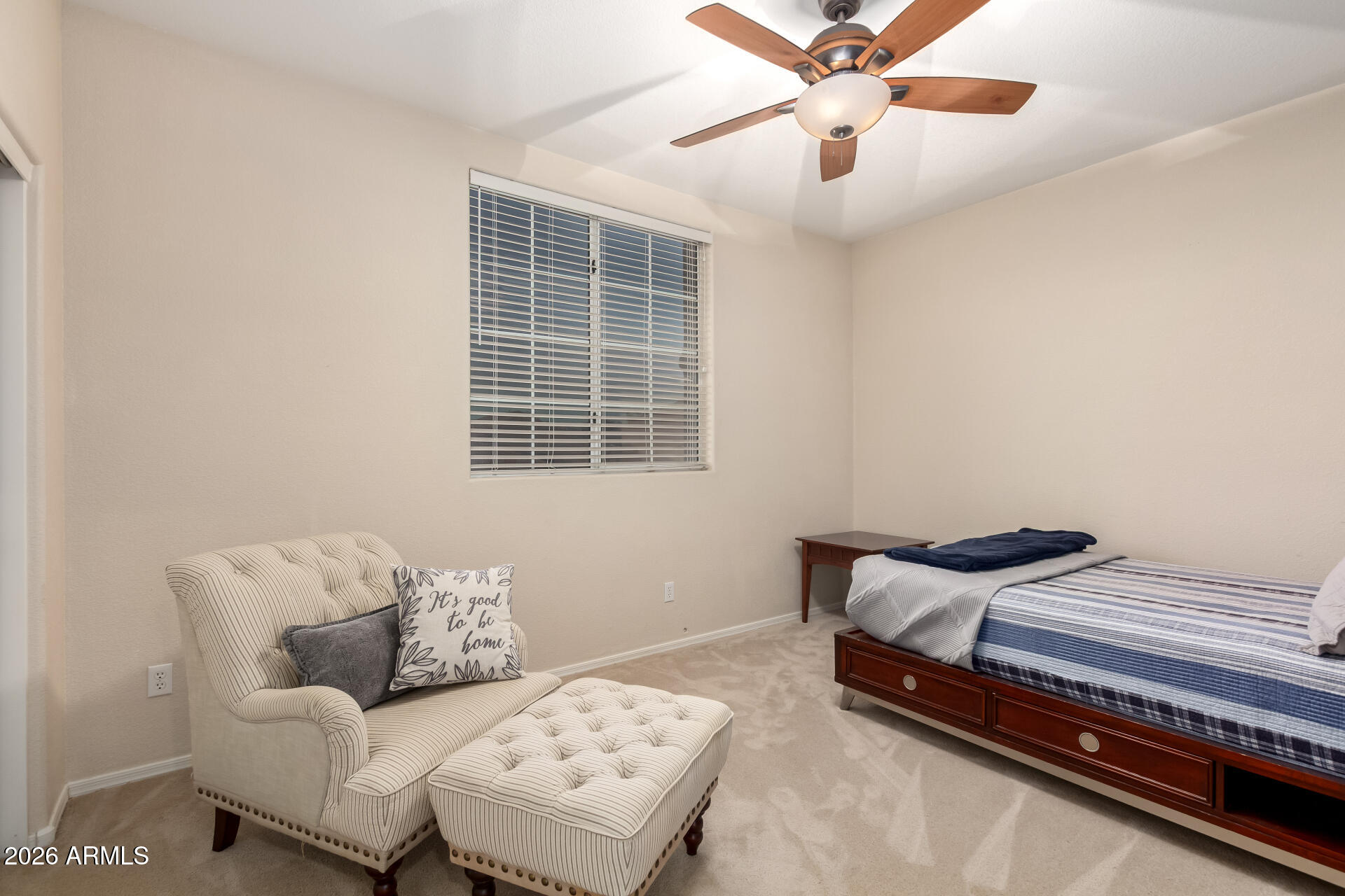 4253 E MOLLY Lane Cave Creek, ON 85331