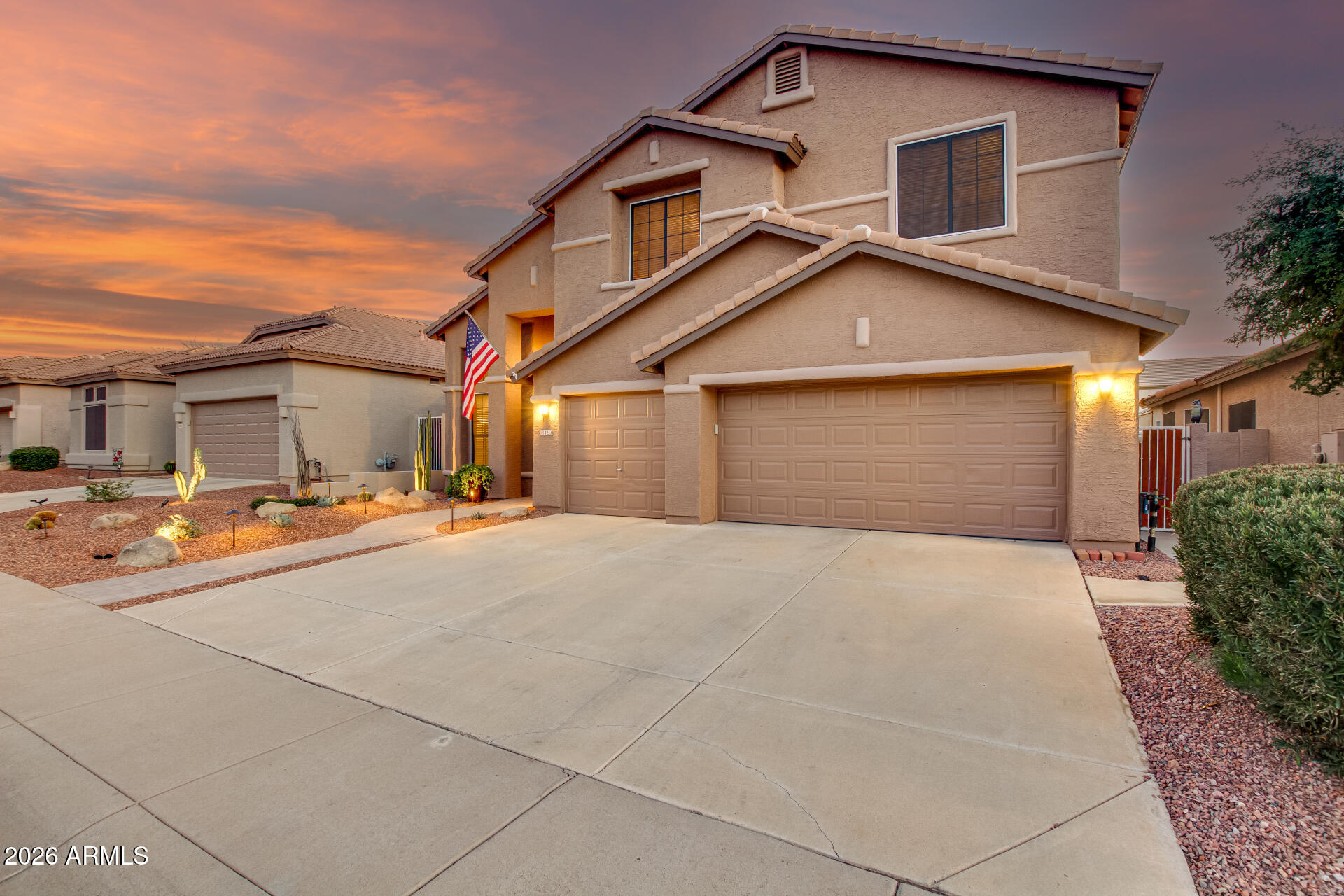 4253 E MOLLY Lane Cave Creek, ON 85331
