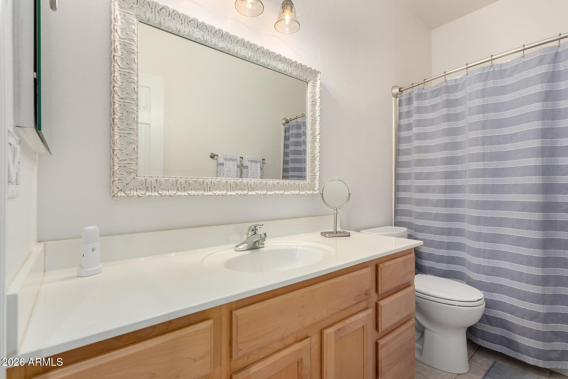 4253 E MOLLY Lane Cave Creek, ON 85331