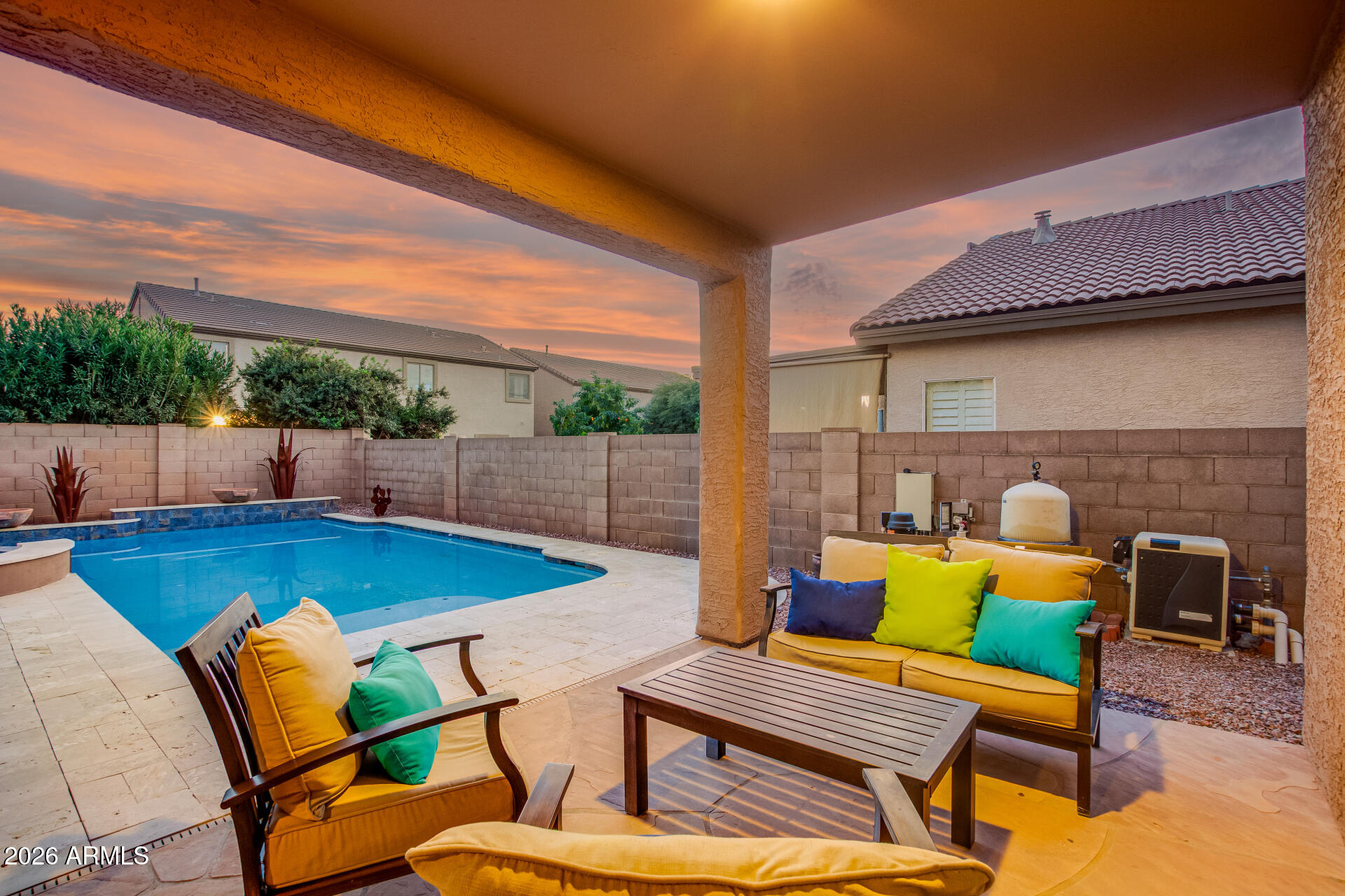 4253 E MOLLY Lane Cave Creek, ON 85331