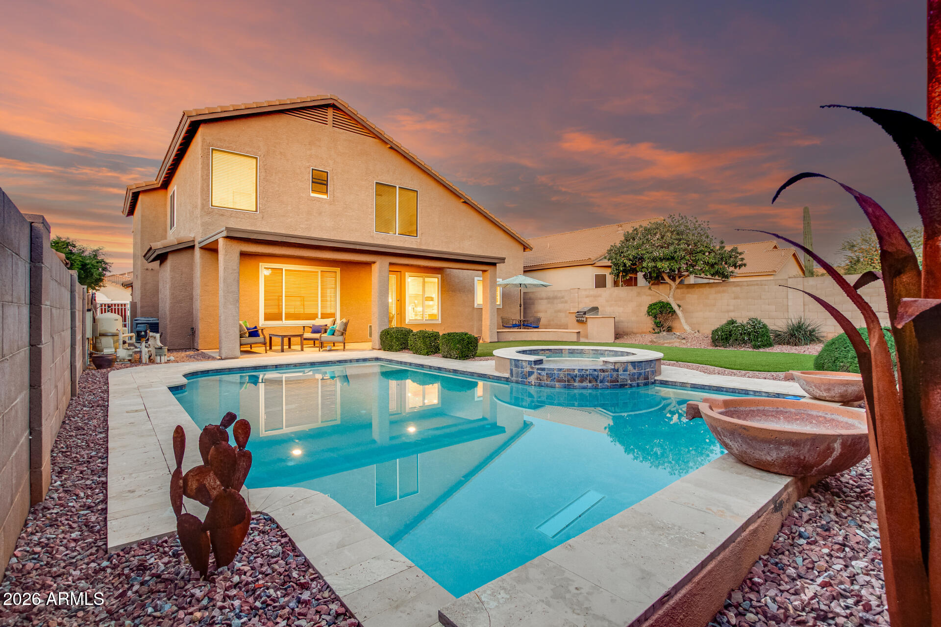 4253 E MOLLY Lane Cave Creek, ON 85331