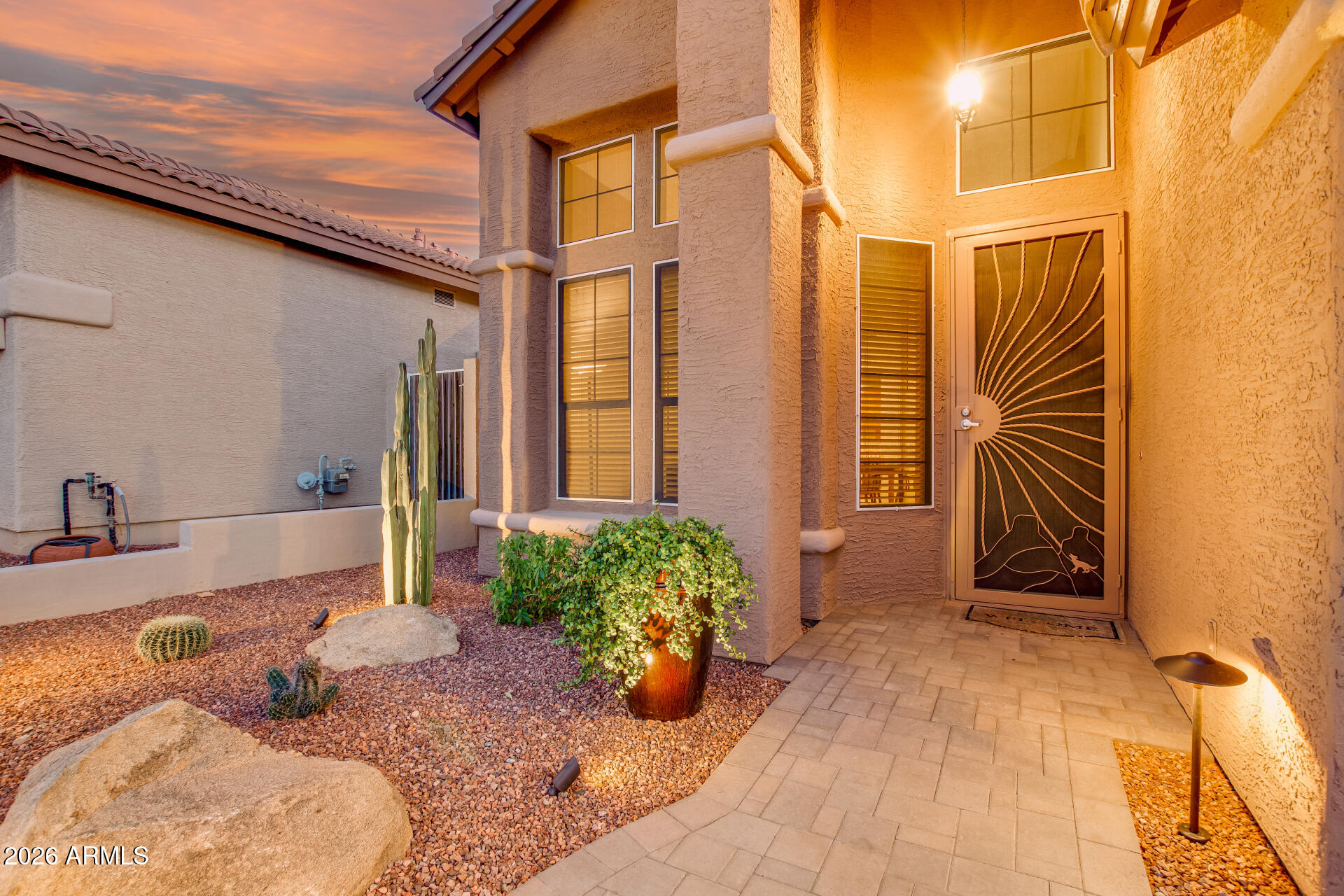 4253 E MOLLY Lane Cave Creek, ON 85331