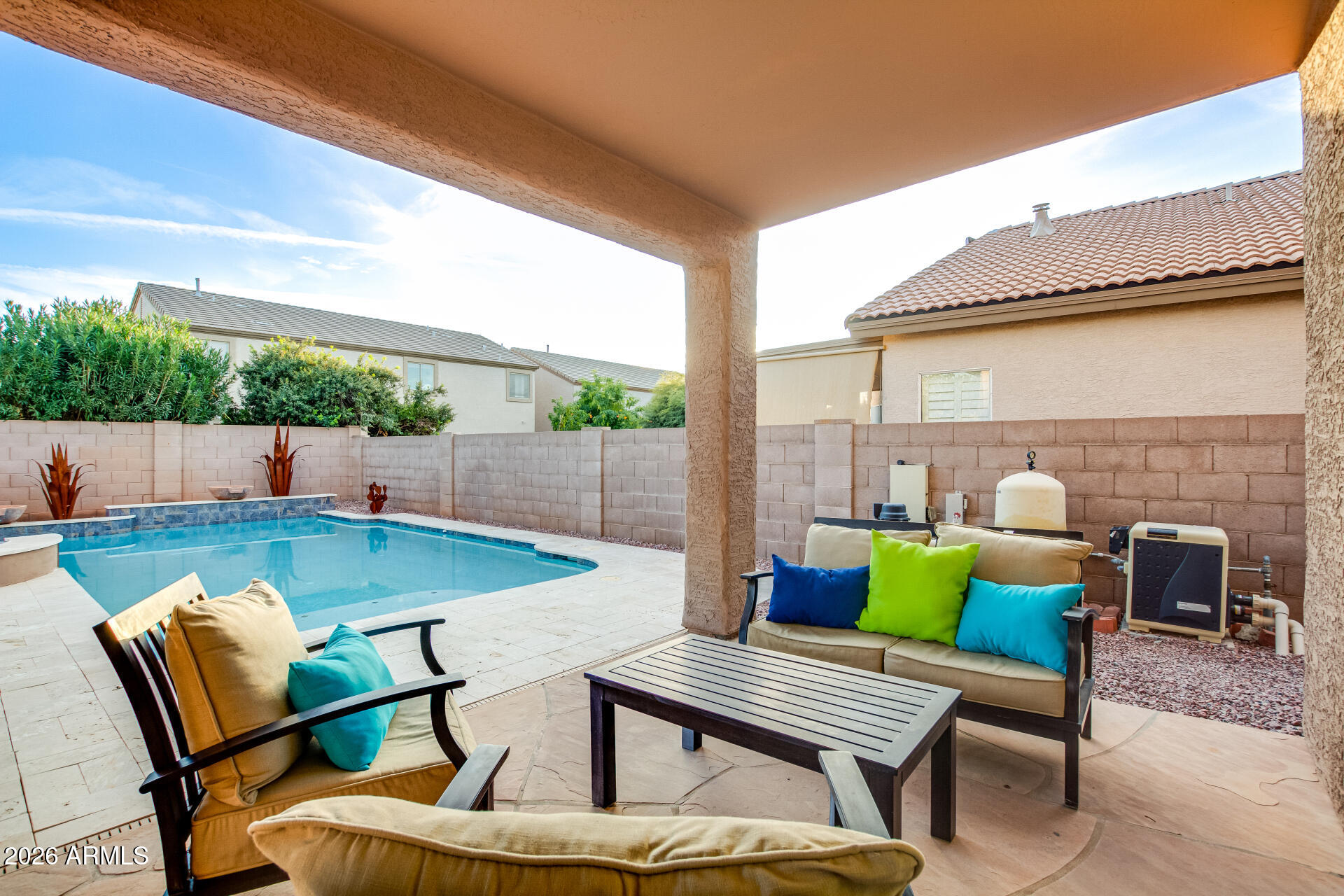 4253 E MOLLY Lane Cave Creek, ON 85331