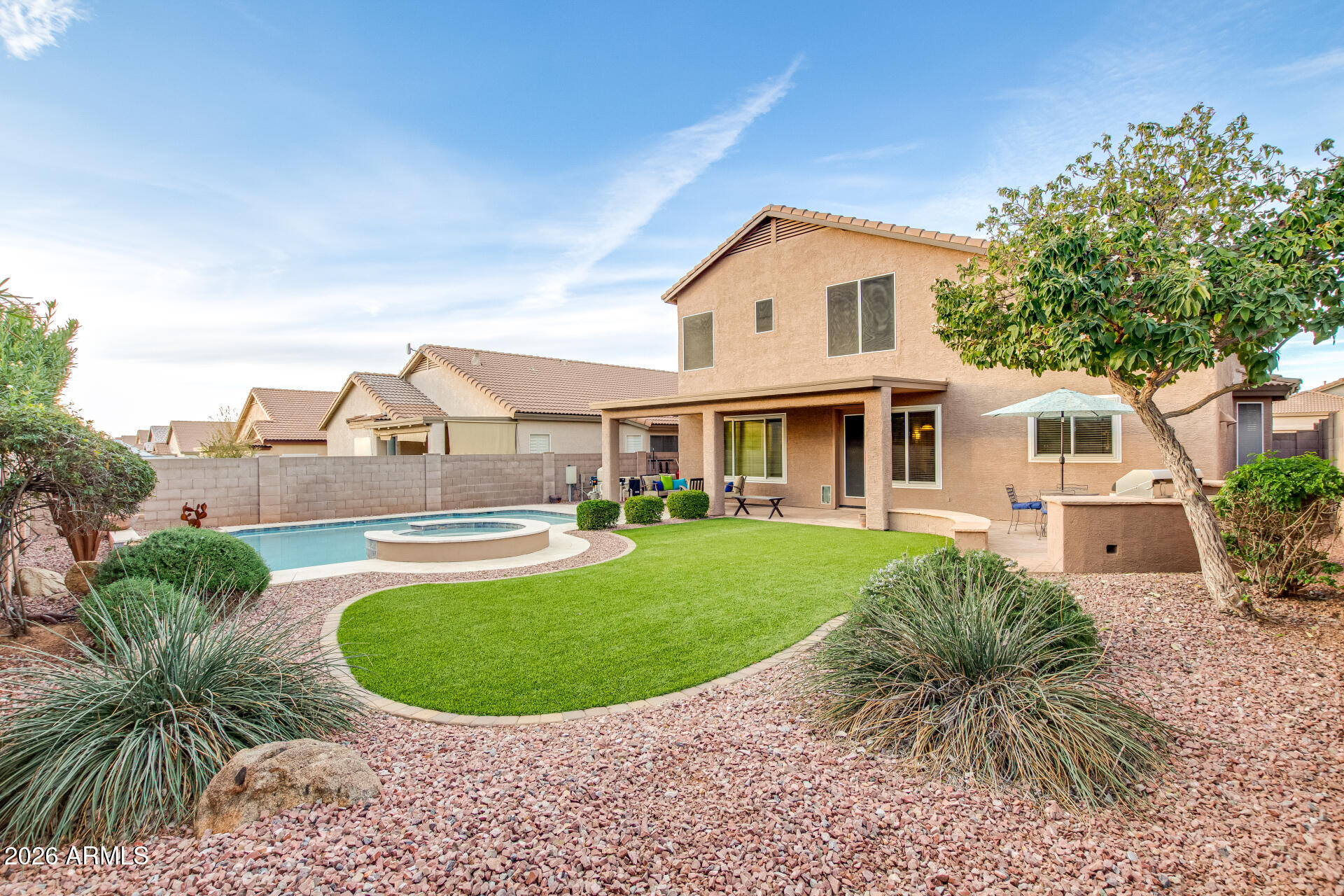 4253 E MOLLY Lane Cave Creek, ON 85331