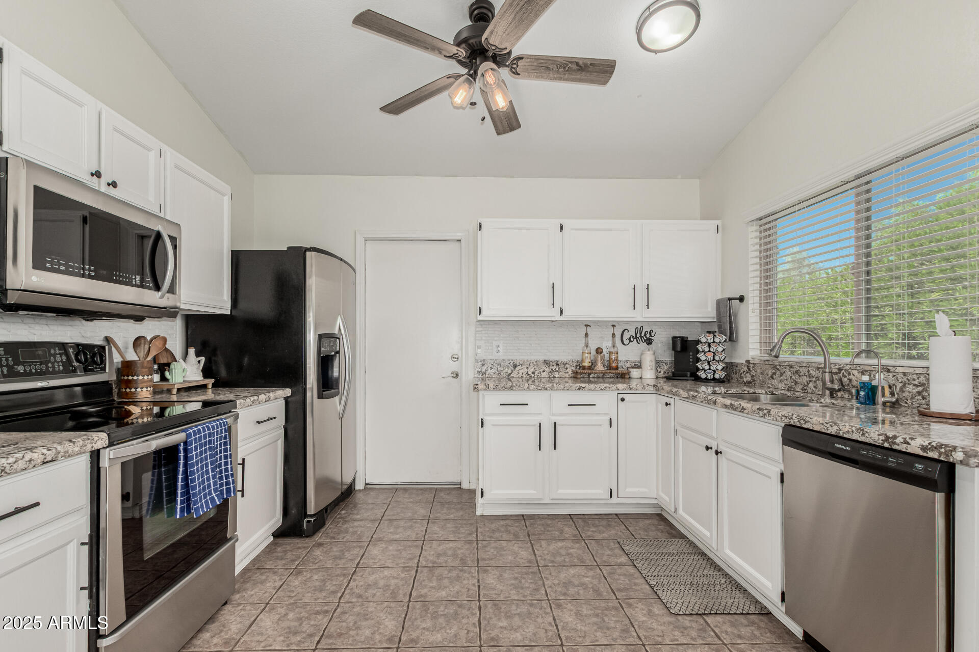 20017 N 77TH Avenue Glendale, AZ 85308