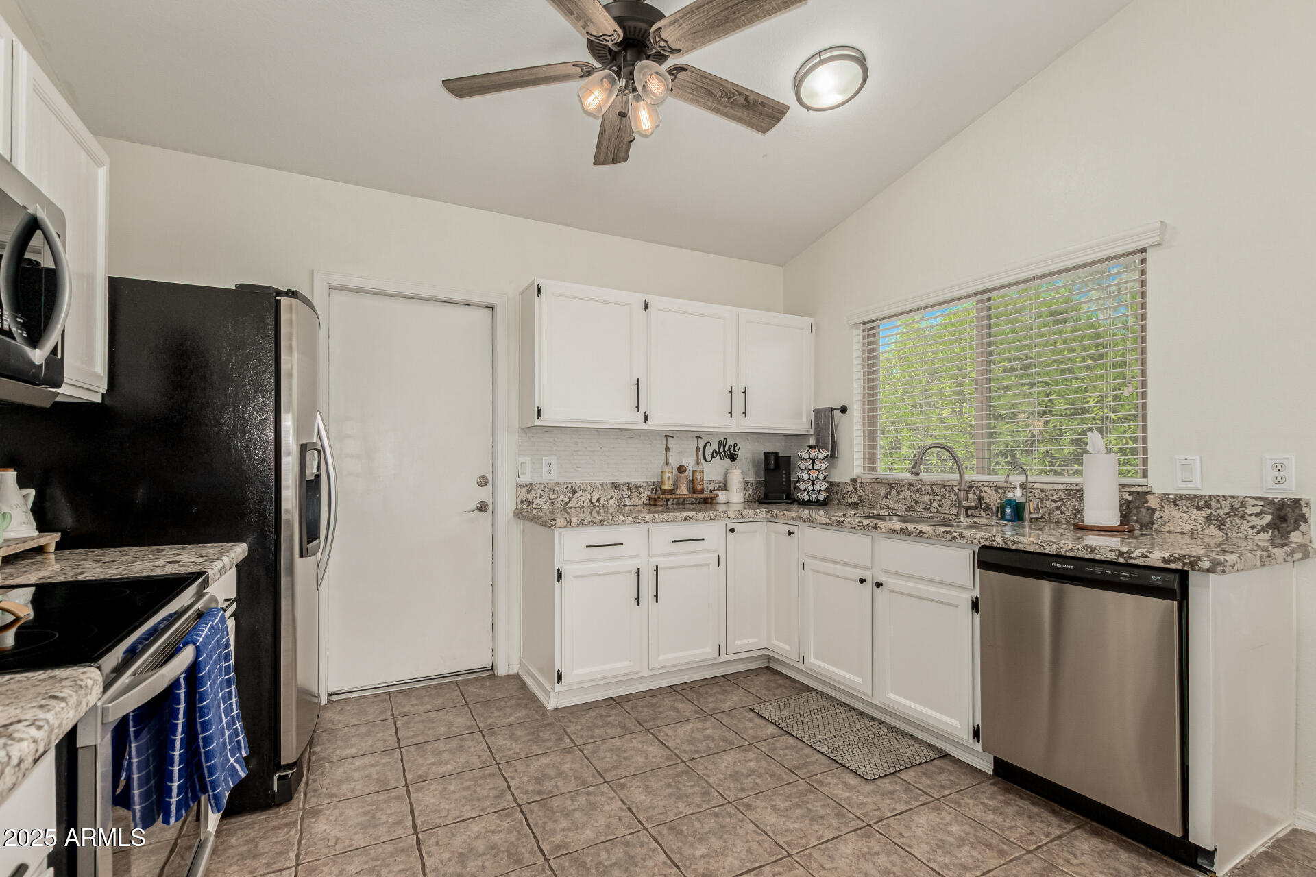 20017 N 77TH Avenue Glendale, AZ 85308