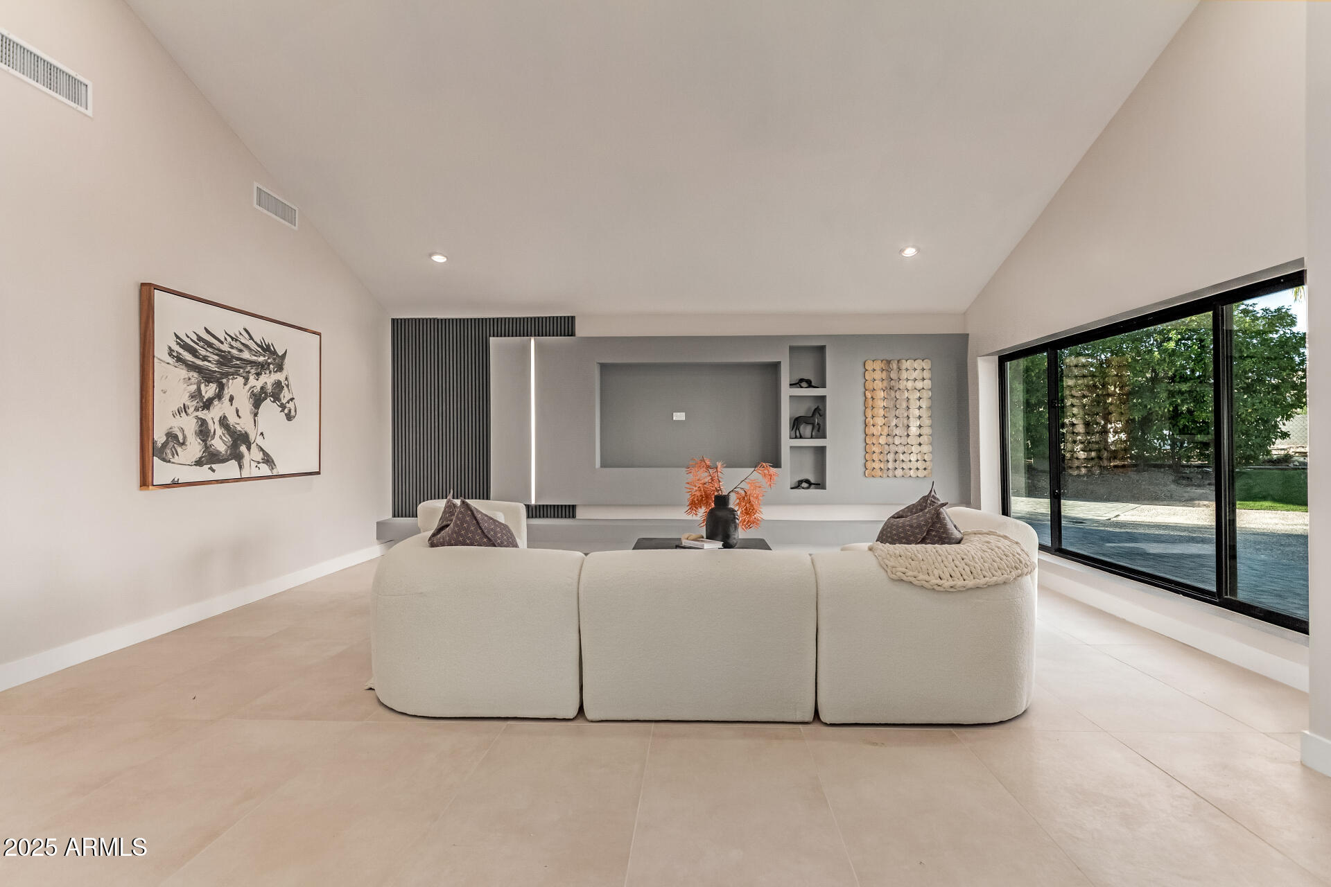 3301 E ROVEY Avenue Paradise Valley, AZ 85253