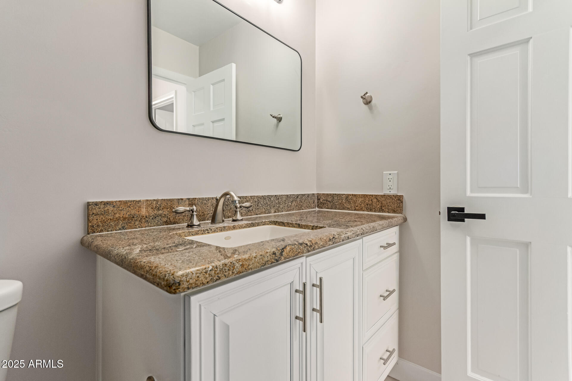 3301 E ROVEY Avenue Paradise Valley, AZ 85253