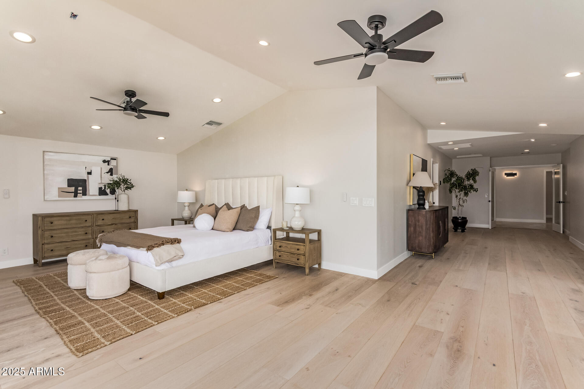 3301 E ROVEY Avenue Paradise Valley, AZ 85253