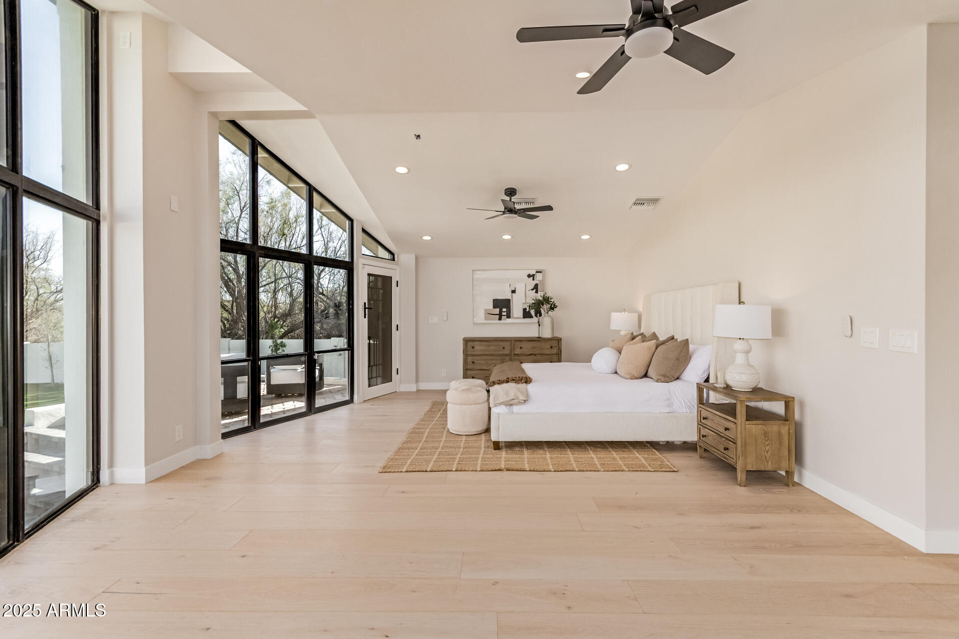 3301 E ROVEY Avenue Paradise Valley, AZ 85253