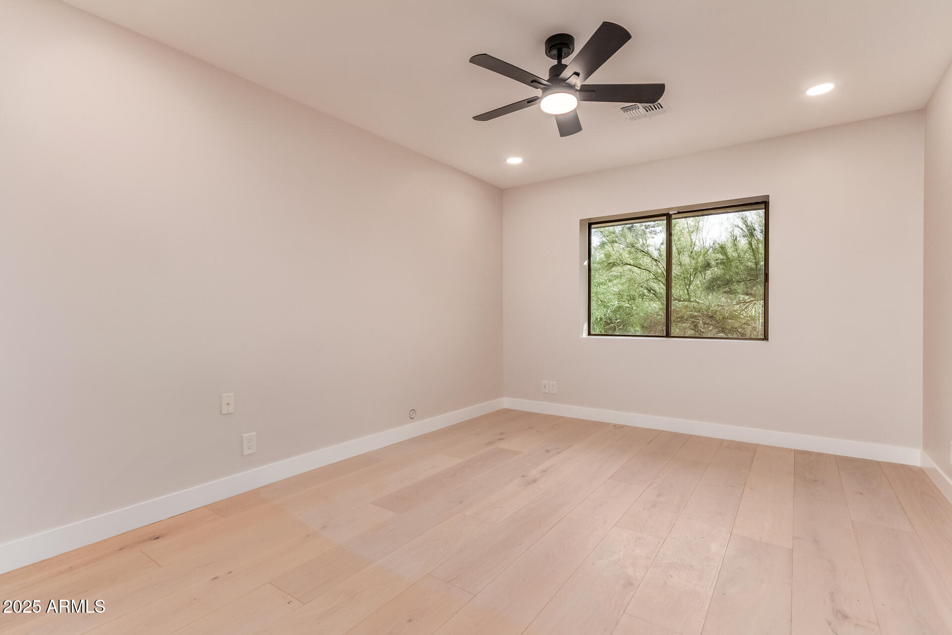 3301 E ROVEY Avenue Paradise Valley, AZ 85253