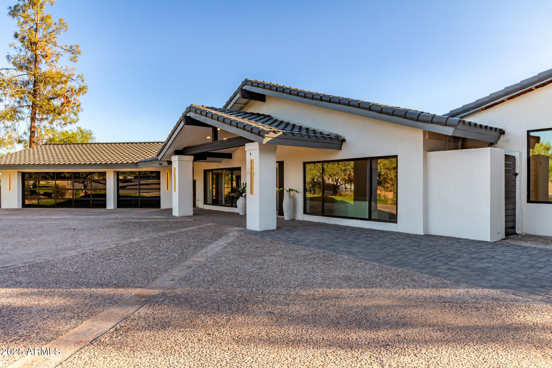 3301 E ROVEY Avenue Paradise Valley, AZ 85253