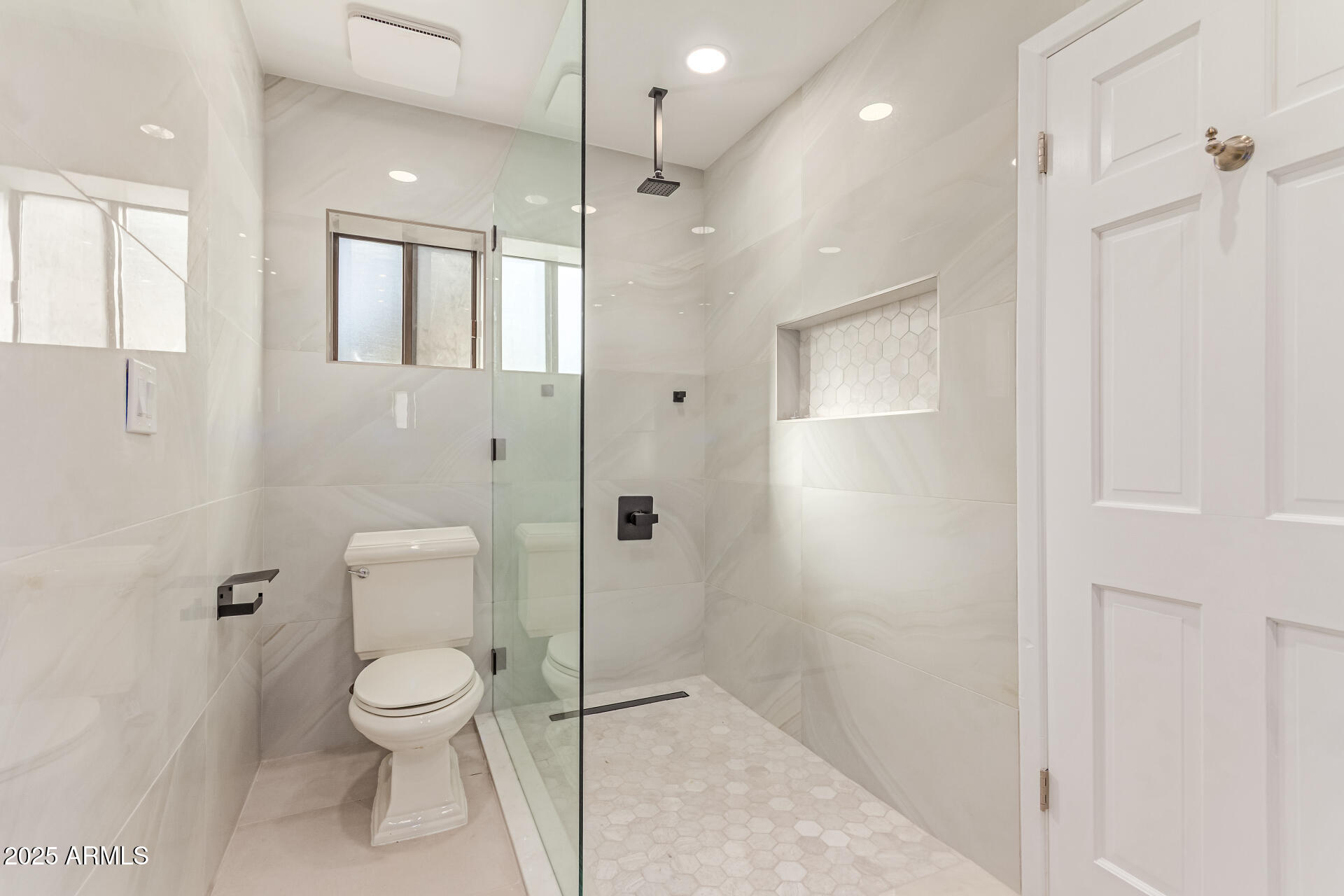 3301 E ROVEY Avenue Paradise Valley, AZ 85253