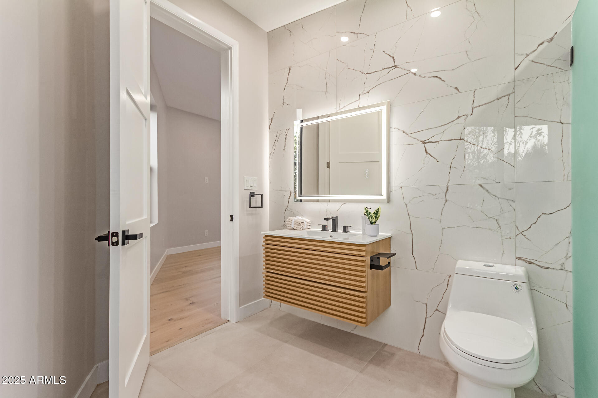 3301 E ROVEY Avenue Paradise Valley, AZ 85253