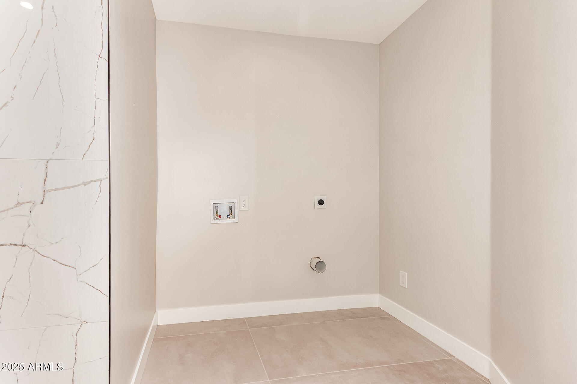 3301 E ROVEY Avenue Paradise Valley, AZ 85253