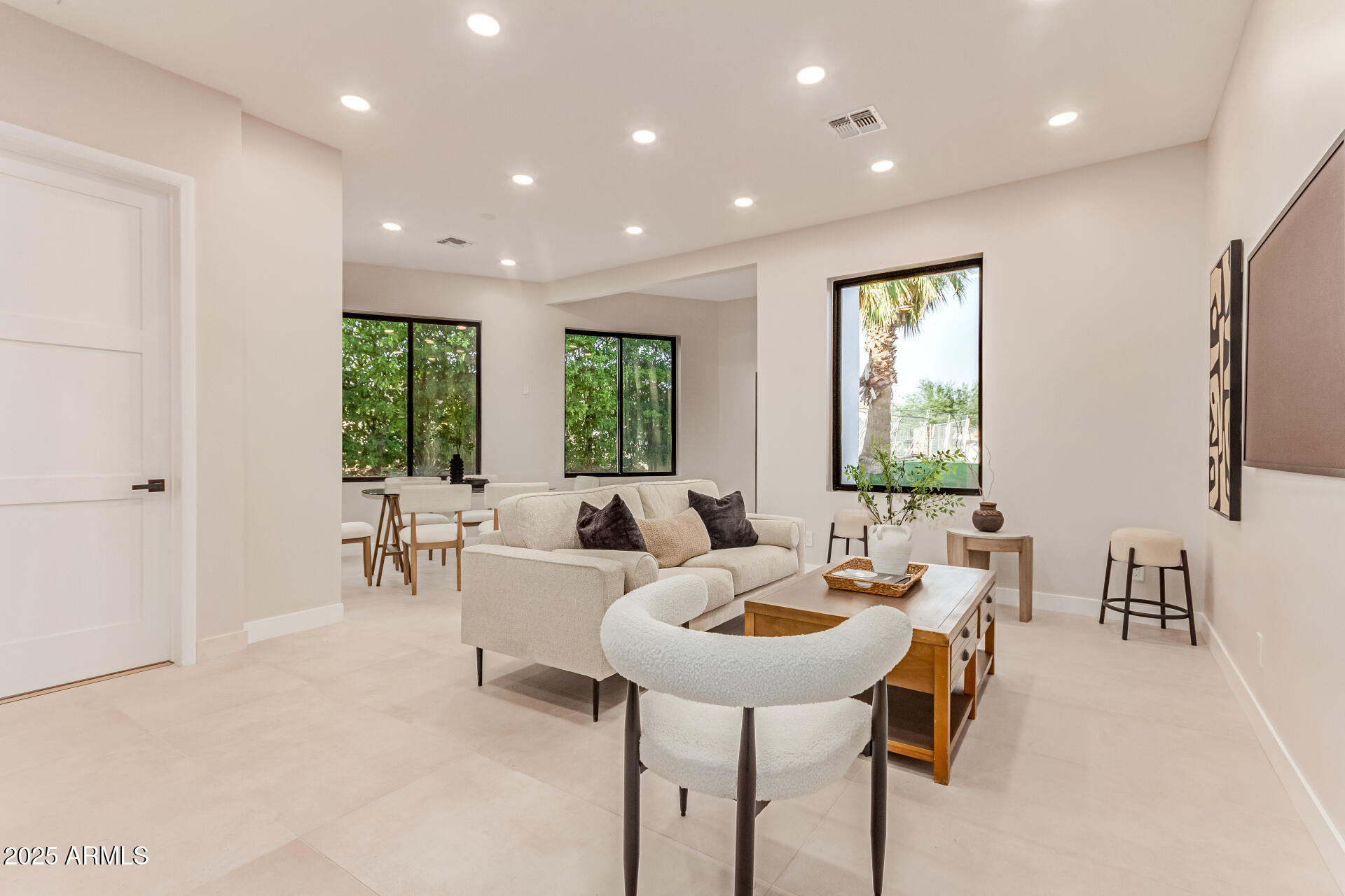 3301 E ROVEY Avenue Paradise Valley, AZ 85253