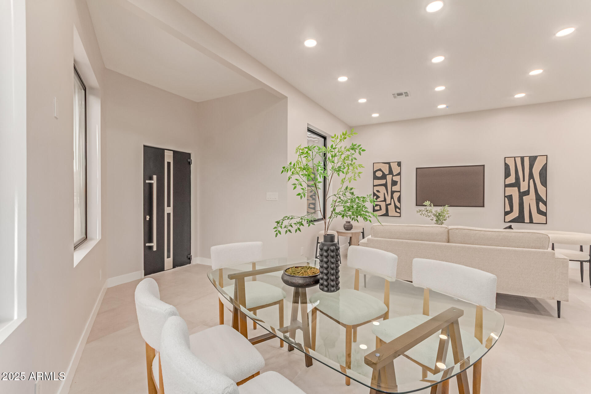 3301 E ROVEY Avenue Paradise Valley, AZ 85253