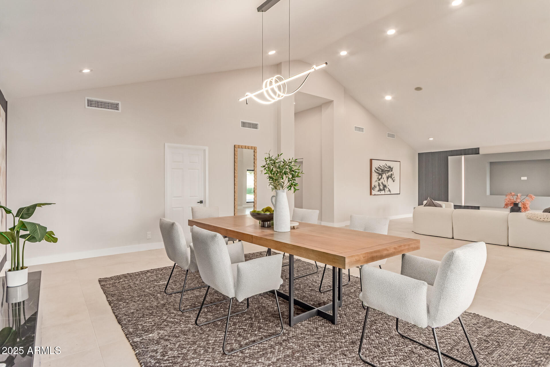 3301 E ROVEY Avenue Paradise Valley, AZ 85253