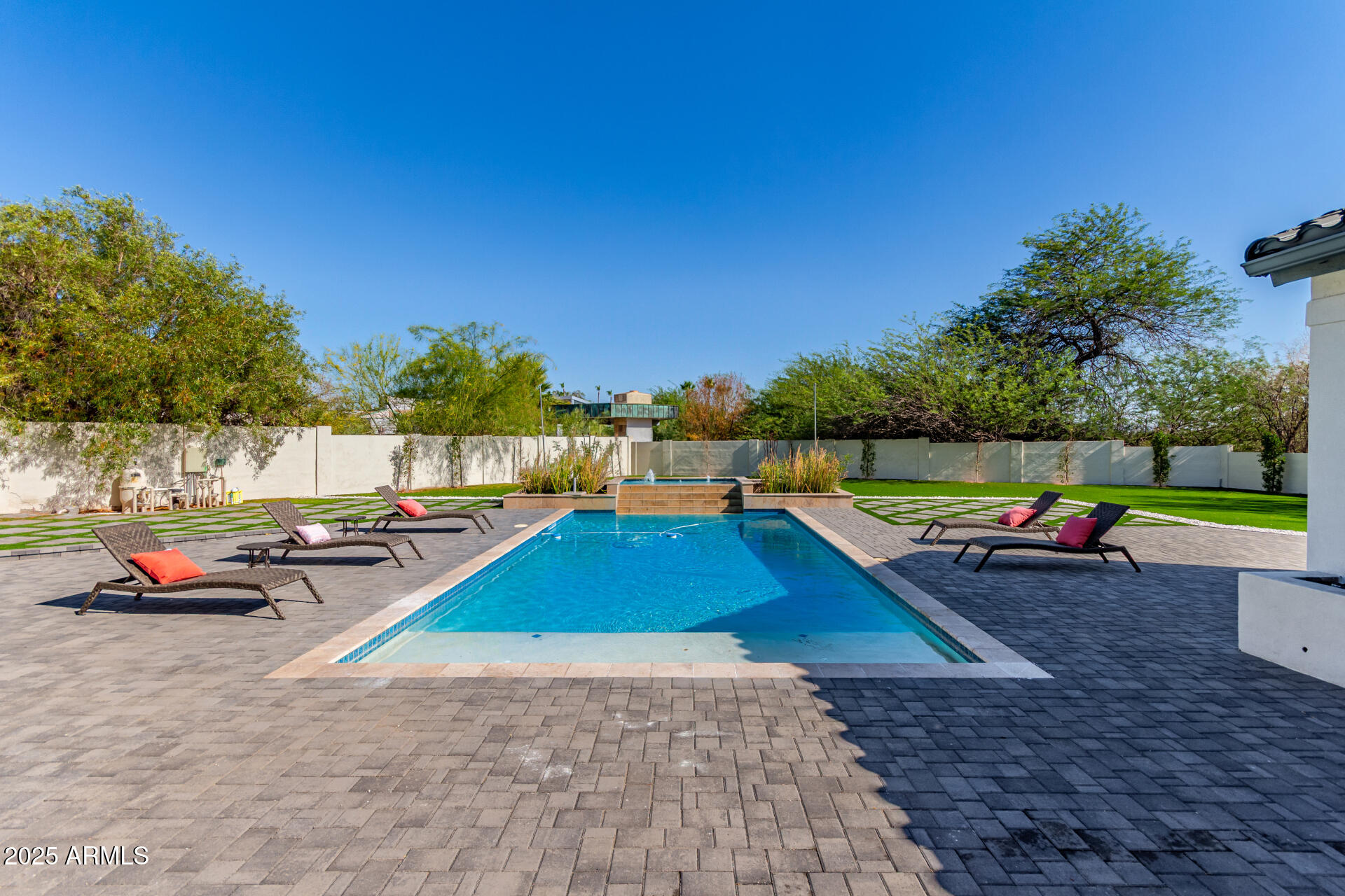 3301 E ROVEY Avenue Paradise Valley, AZ 85253