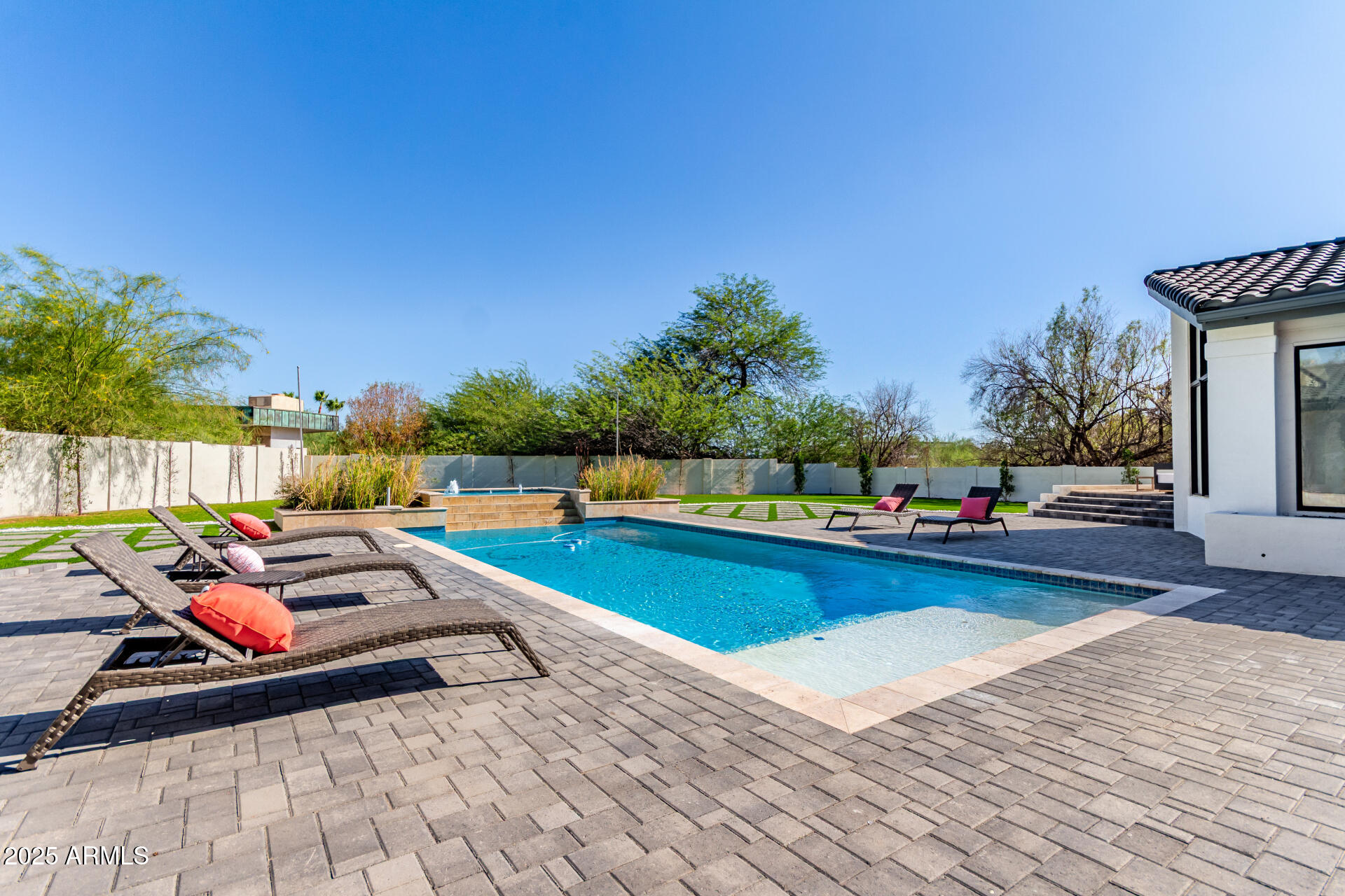 3301 E ROVEY Avenue Paradise Valley, AZ 85253