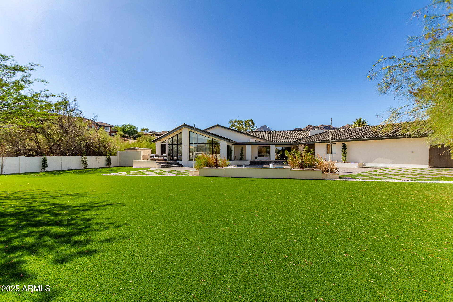 3301 E ROVEY Avenue Paradise Valley, AZ 85253