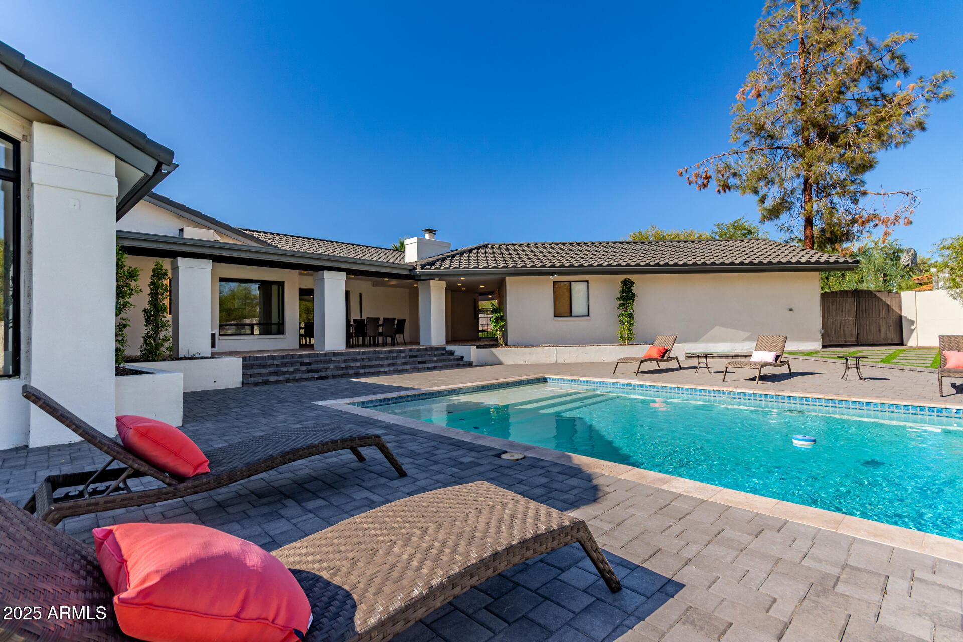 3301 E ROVEY Avenue Paradise Valley, AZ 85253