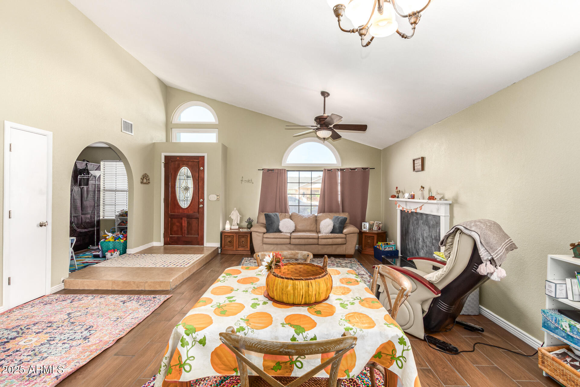 1007 N PALM Street Gilbert, AZ 85234