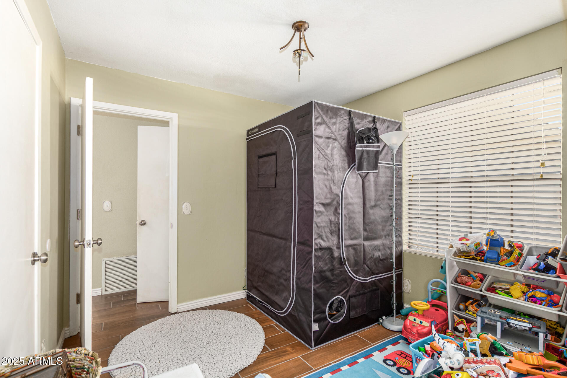 1007 N PALM Street Gilbert, AZ 85234