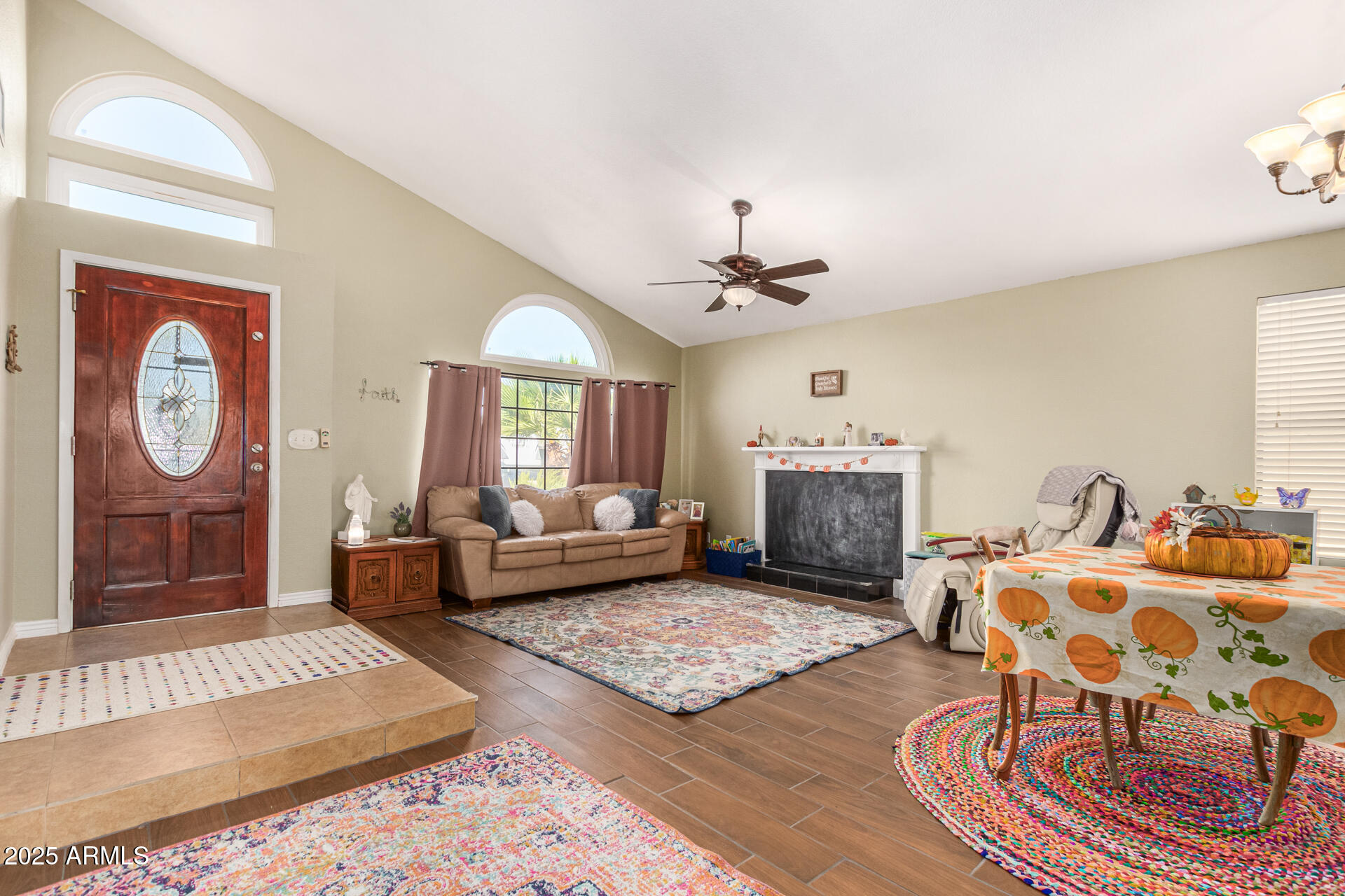 1007 N PALM Street Gilbert, AZ 85234