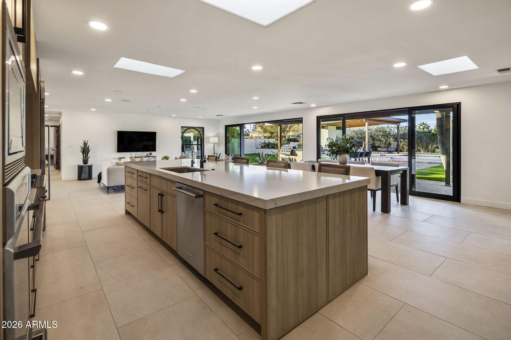 6250 E CHARTER OAK Road Scottsdale, AZ 85254