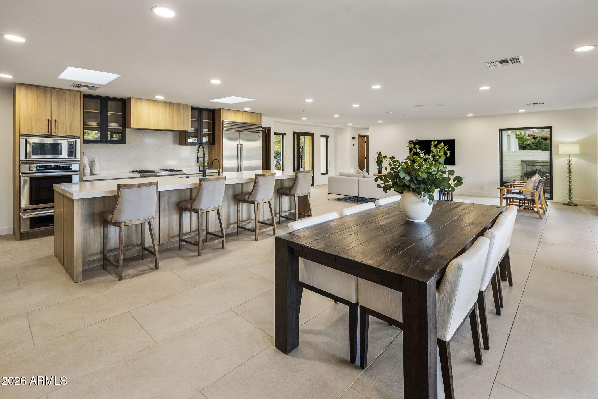 6250 E CHARTER OAK Road Scottsdale, AZ 85254