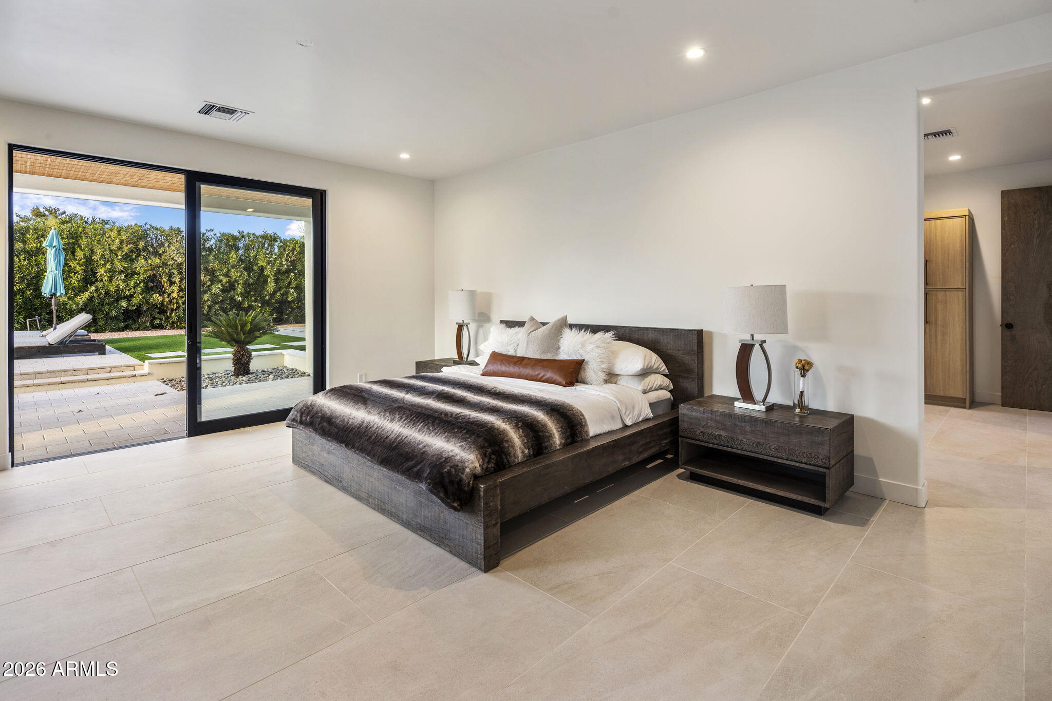 6250 E CHARTER OAK Road Scottsdale, AZ 85254