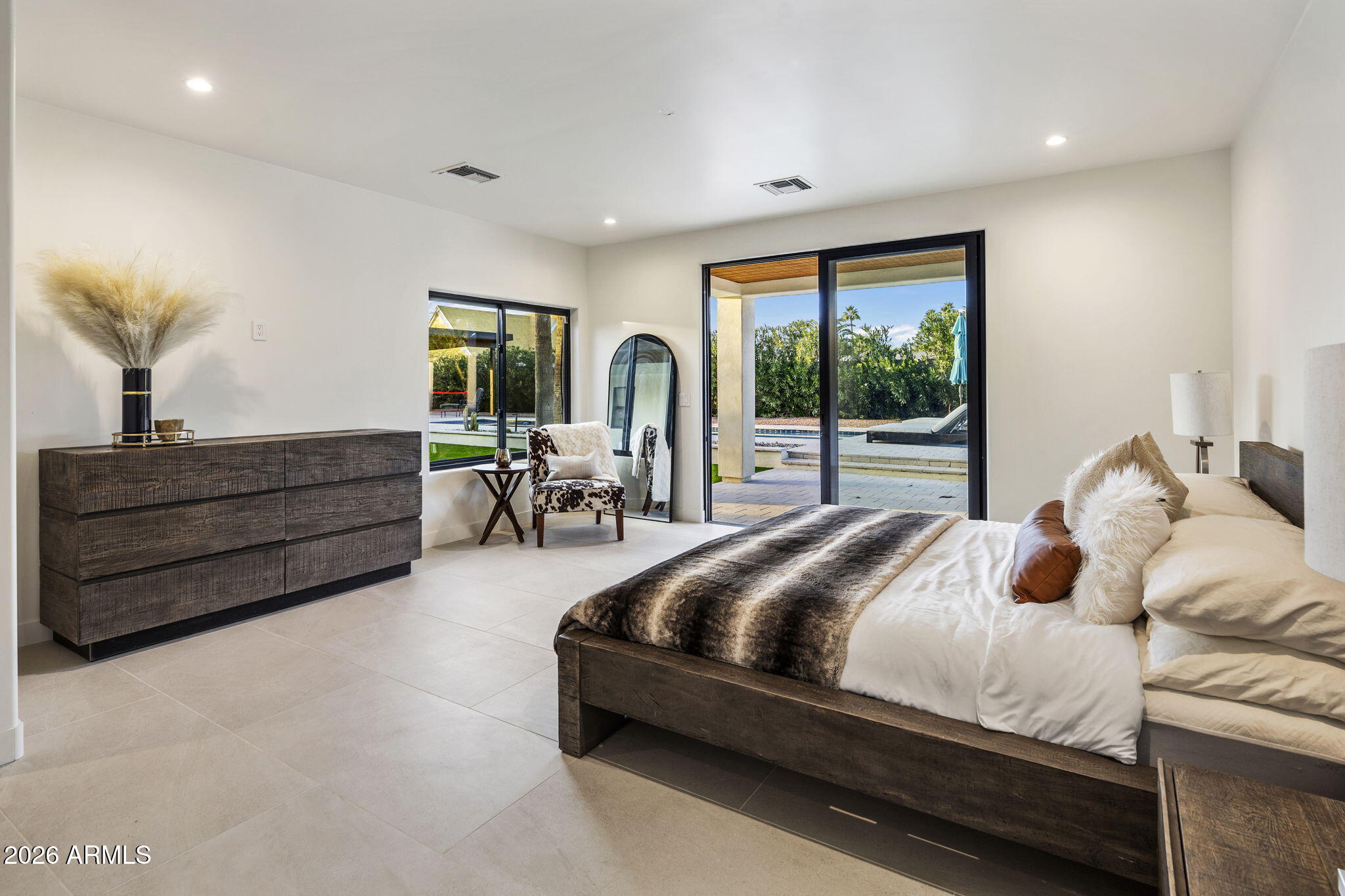 6250 E CHARTER OAK Road Scottsdale, AZ 85254