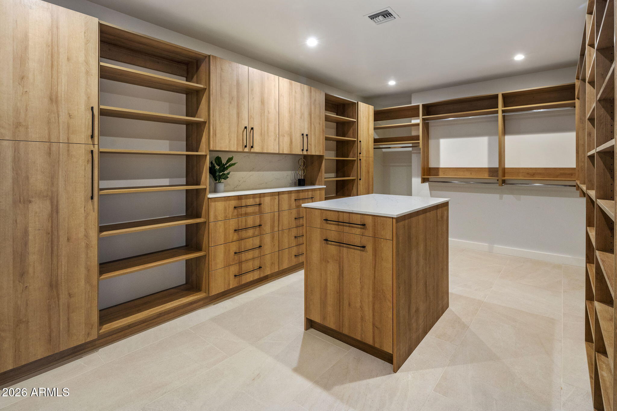 6250 E CHARTER OAK Road Scottsdale, AZ 85254