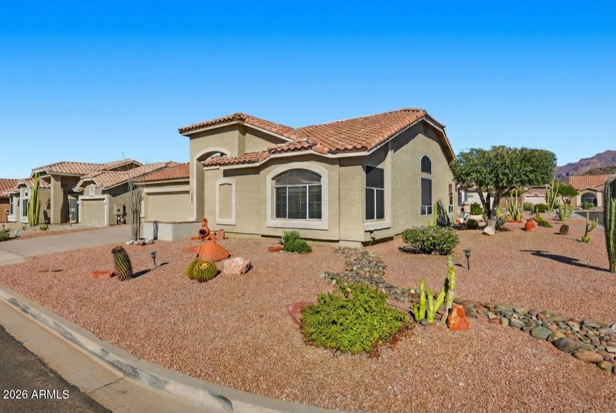 6329 S SANDTRAP Drive Gold Canyon, AZ 85118