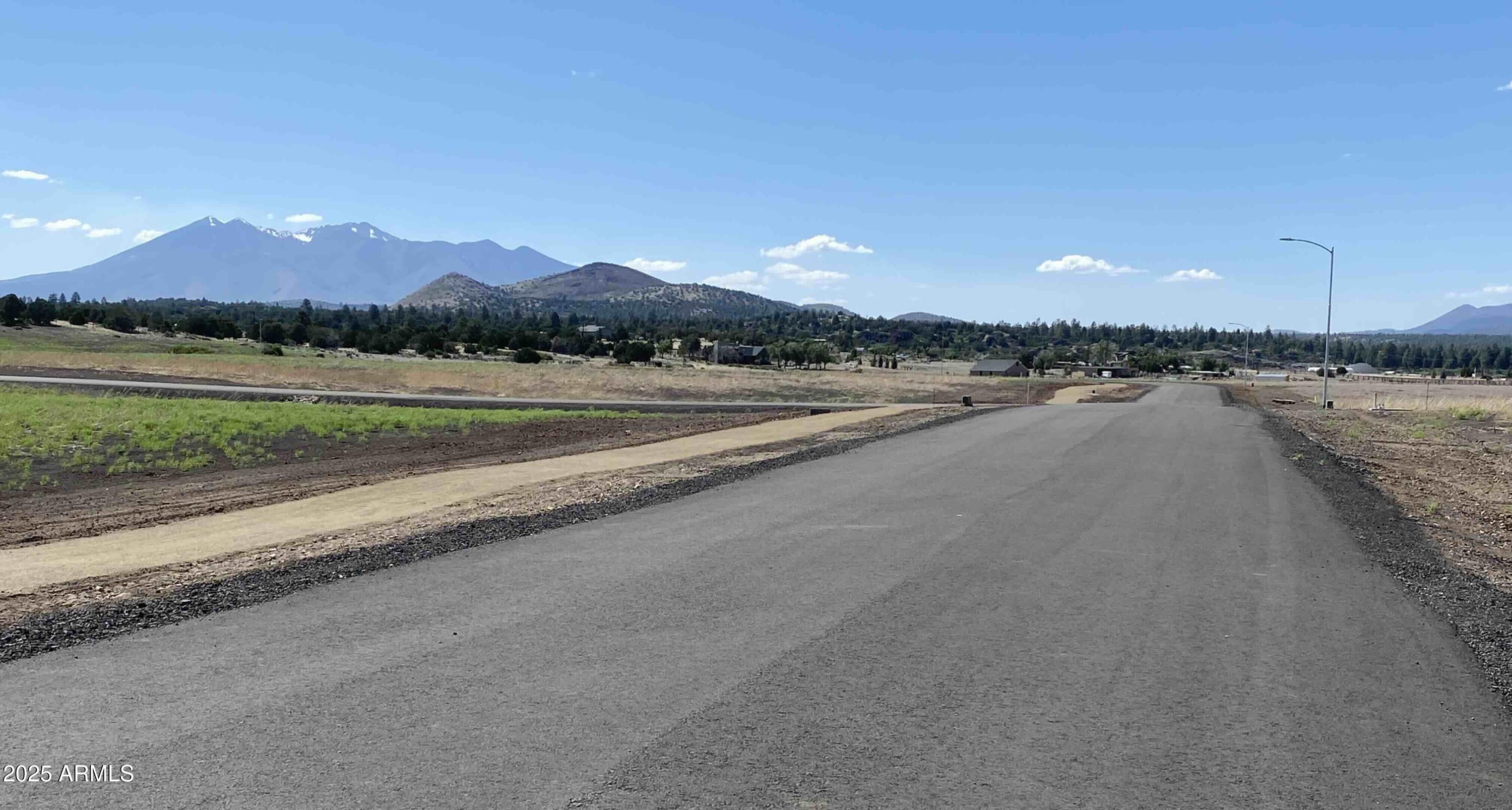 6468 MEADOWS Lane Flagstaff, AZ 86004