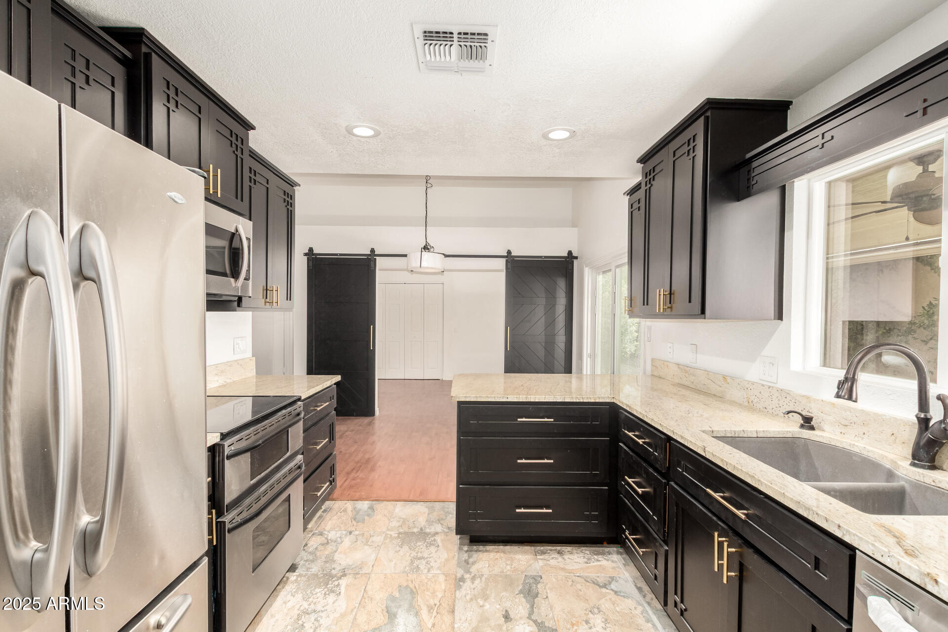 1955 N ILLINOIS Street Chandler, AZ 85225