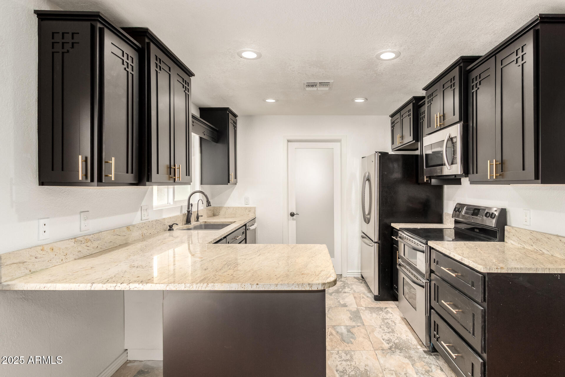 1955 N ILLINOIS Street Chandler, AZ 85225