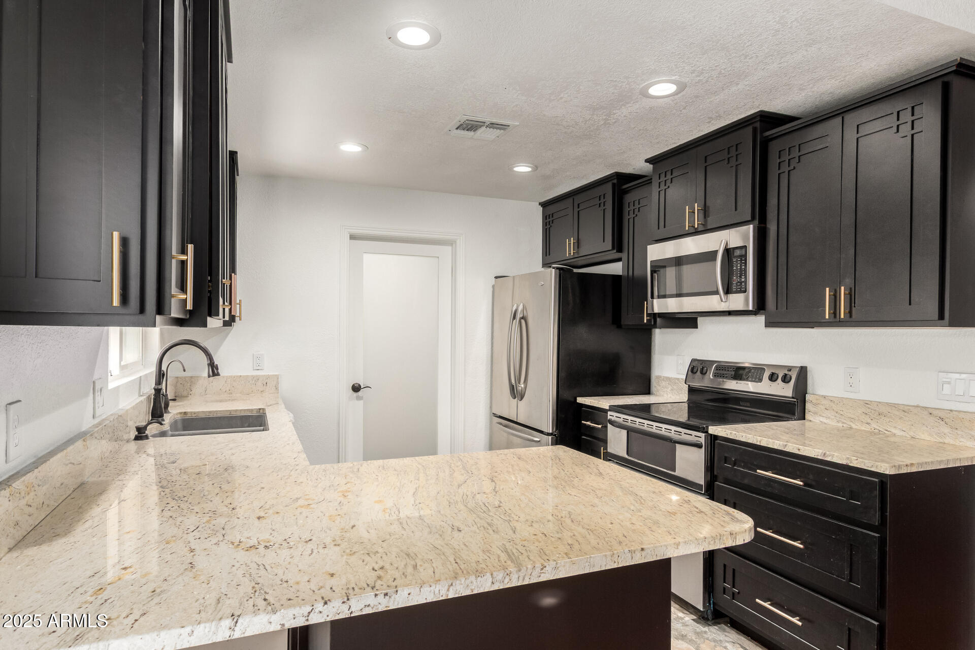 1955 N ILLINOIS Street Chandler, AZ 85225